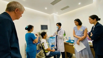 Báo động gánh nặng kép: 51% trẻ em sâu răng, 90% người lớn viêm nha chu