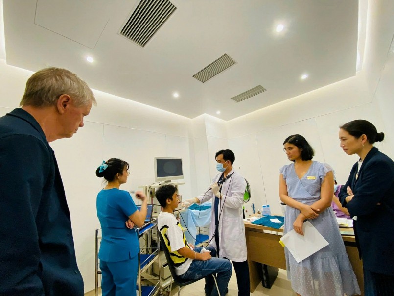 Bệnh viện Răng hàm mặt Trung ương TP.HCM phối hợp với chuyên gia Canada trong việc đánh giá sau phẫu thuật điều trị khe hở môi - vòm miệng cho bệnh nhi ẢNH: BSCC Bệnh viện Răng hàm mặt Trung ương TP.HCM phối hợp với chuyên gia Canada trong việc đánh giá sau phẫu thuật điều trị khe hở môi - vòm miệng cho bệnh nhi ẢNH: BSCC