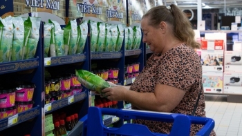 Gạo Việt đối mặt nghịch lý xuất khẩu: Sản lượng ổn định, giá trị lao dốc