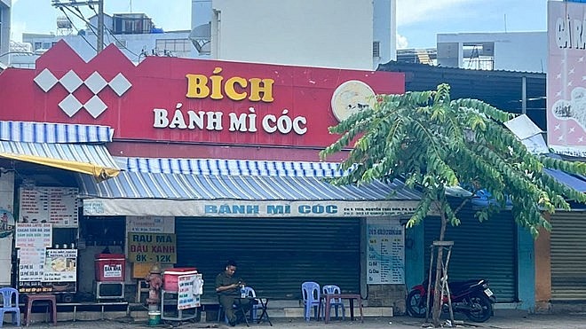 Cả 2 cơ sở Bánh mì cóc cô B. đã ngưng hoạt động. Cả 2 cơ sở Bánh mì cóc cô B. đã ngưng hoạt động.