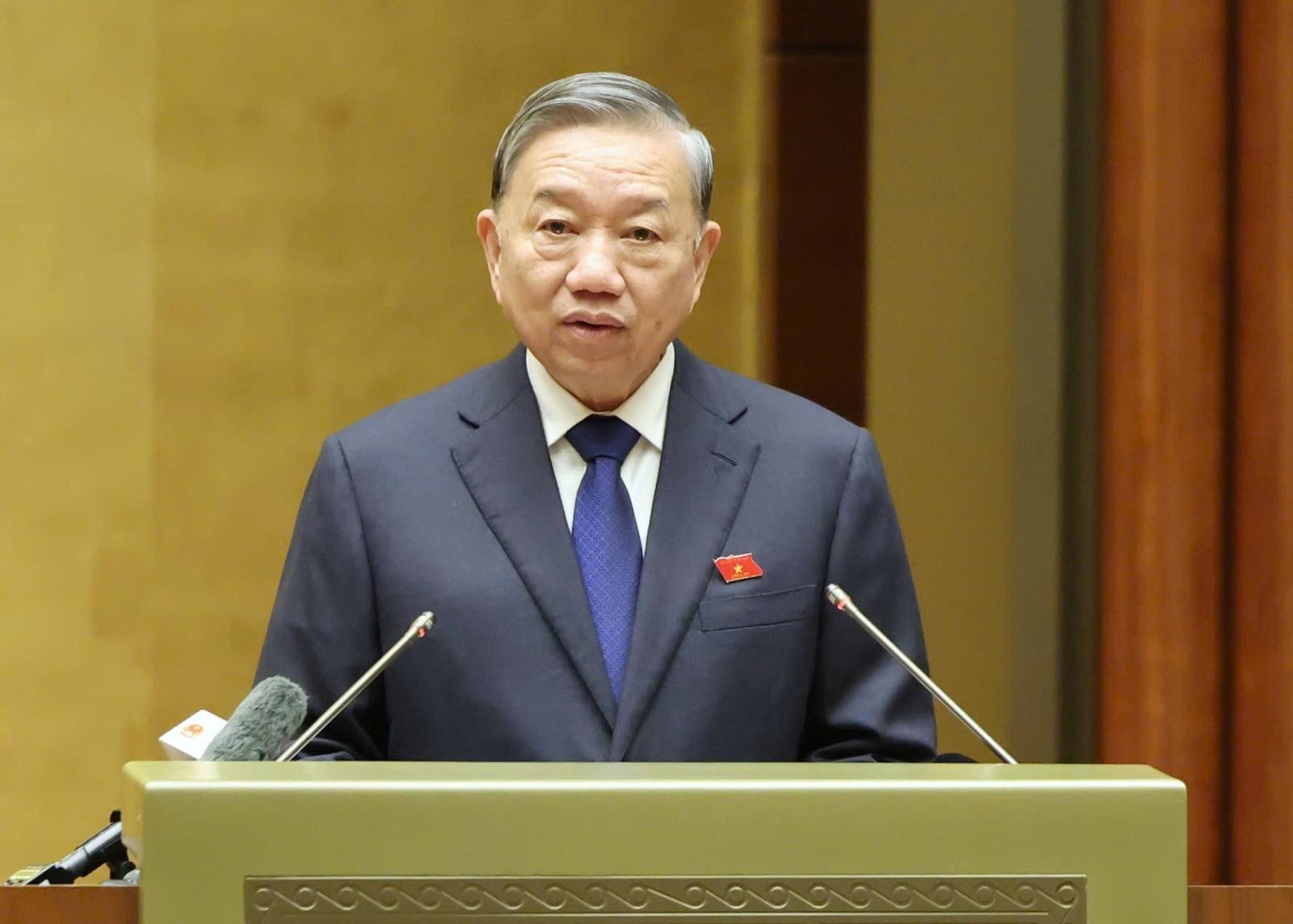 Tổng Bí thư Tô Lâm nêu, thực tiễn hiện vẫn còn tình trạng “luật thì đúng mà làm thì khó”. Ảnh: P.Thắng Tổng Bí thư Tô Lâm nêu, thực tiễn hiện vẫn còn tình trạng “luật thì đúng mà làm thì khó”. Ảnh: P.Thắng