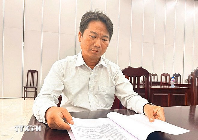 Ông Trần Văn Bình, Bí thư Chi bộ ấp Giồng Bàng. (Ảnh: PV/TTXVN) Ông Trần Văn Bình, Bí thư Chi bộ ấp Giồng Bàng. (Ảnh: PV/TTXVN)