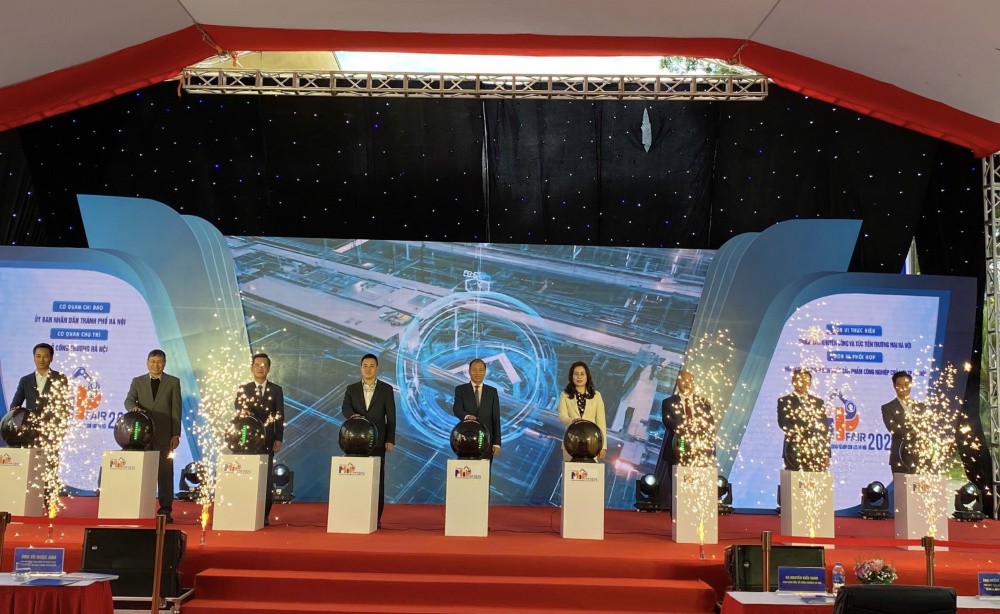 Sự kiện tạo cơ hội cho các doanh nghiệp trưng bày gặp gỡ, trao đổi, ký kết hợp đồng tiêu thụ sản phẩm và thỏa thuận hợp tác kinh doanh. Sự kiện tạo cơ hội cho các doanh nghiệp trưng bày gặp gỡ, trao đổi, ký kết hợp đồng tiêu thụ sản phẩm và thỏa thuận hợp tác kinh doanh.