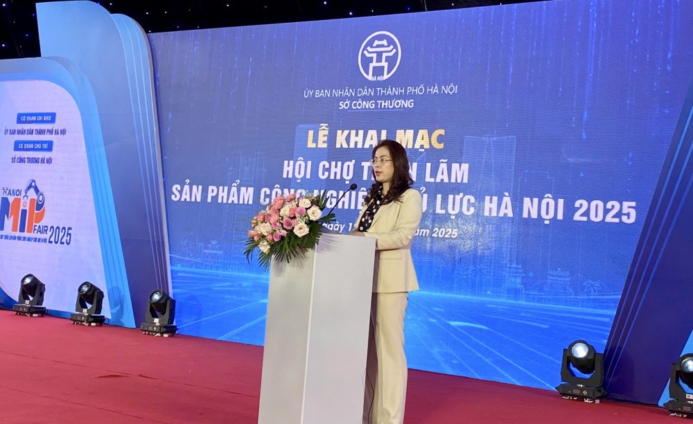 Phó Giám đốc Sở Công Thương Hà Nội, bà Nguyễn Kiều Oanh phát biểu tại buổi kễ khai mạc Phó Giám đốc Sở Công Thương Hà Nội, bà Nguyễn Kiều Oanh phát biểu tại buổi kễ khai mạc