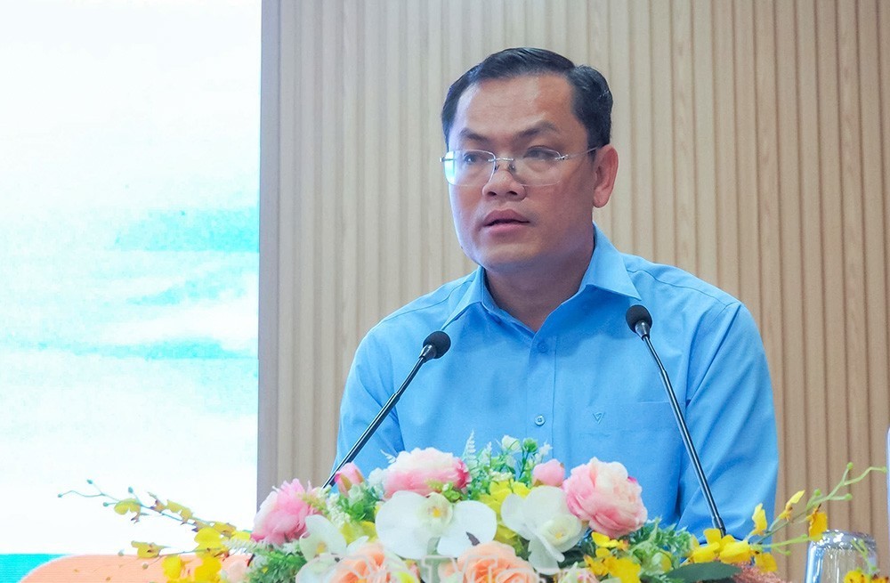 Phó Chủ tịch UBND tỉnh Cà Mau Ngô Vũ Thăng phát biểu chào mừng hội thảo. Ảnh: Nhật Hồ Phó Chủ tịch UBND tỉnh Cà Mau Ngô Vũ Thăng phát biểu chào mừng hội thảo. Ảnh: Nhật Hồ