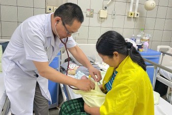 Chuyên gia cảnh báo những dấu hiệu biến chứng cúm A nguy hiểm ở trẻ