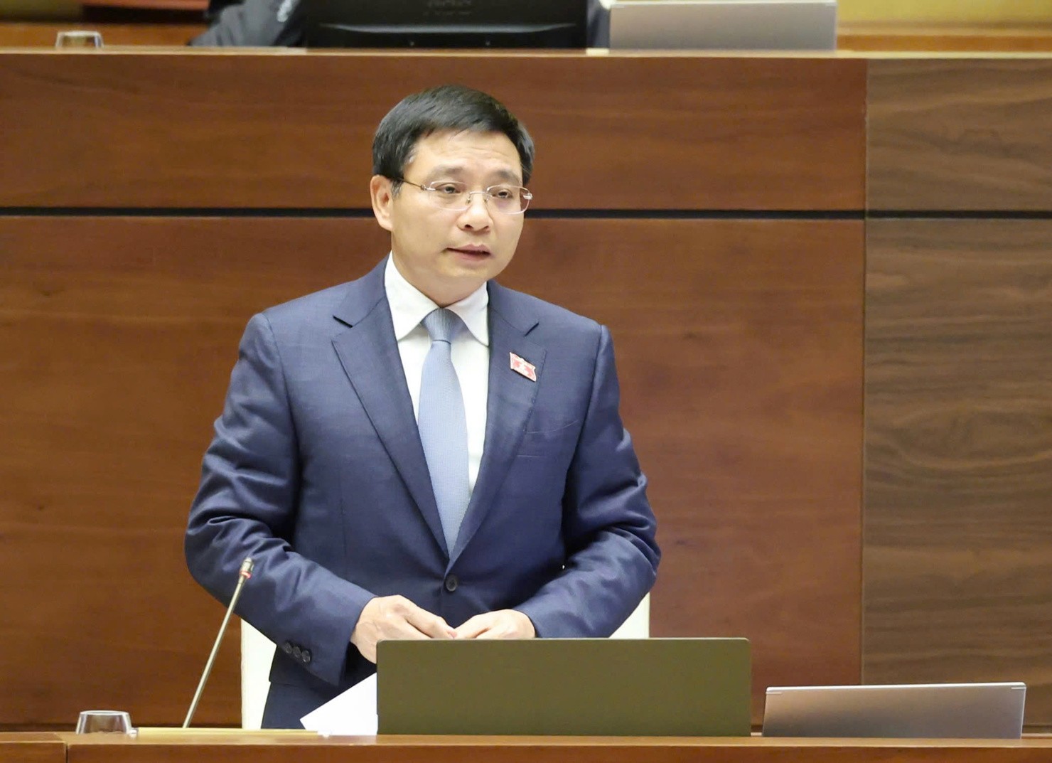 Bộ trưởng Bộ Tài chính Nguyễn Văn Thắng làm rõ nhiều nội dung đại biểu Quốc hội quan tâm. Bộ trưởng Bộ Tài chính Nguyễn Văn Thắng làm rõ nhiều nội dung đại biểu Quốc hội quan tâm.