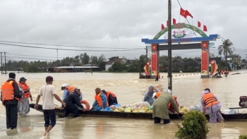 Hỗ trợ khẩn cấp 700 tỷ đồng cho 4 tỉnh khắc phục thiệt hại do mưa lũ