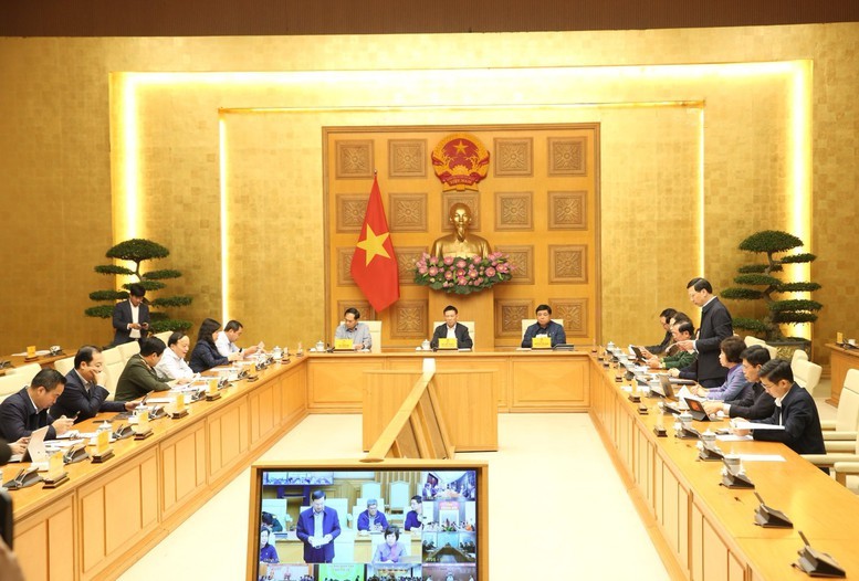 Các Phó Thủ tướng Chính phủ, lãnh đạo các bộ ngành, địa phương, cơ quan, Ban Chỉ đạo Phòng thủ dân sự Quốc gia tham dự cuộc họp tại điểm cầu trụ sở Chính phủ - Ảnh: VGP/Nguyễn Hoàng Các Phó Thủ tướng Chính phủ, lãnh đạo các bộ ngành, địa phương, cơ quan, Ban Chỉ đạo Phòng thủ dân sự Quốc gia tham dự cuộc họp tại điểm cầu trụ sở Chính phủ - Ảnh: VGP/Nguyễn Hoàng