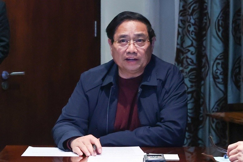 Thủ tướng Phạm Minh Chính chủ trì cuộc họp khẩn trực tuyến với các bộ, ngành, cơ quan, địa phương qua các điểm cầu trong nước về tình hình mưa lũ và tiếp tục ứng phó, khắc phục hậu quả thiên tai tại các tỉnh miền Trung - Ảnh: VGP Thủ tướng Phạm Minh Chính chủ trì cuộc họp khẩn trực tuyến với các bộ, ngành, cơ quan, địa phương qua các điểm cầu trong nước về tình hình mưa lũ và tiếp tục ứng phó, khắc phục hậu quả thiên tai tại các tỉnh miền Trung - Ảnh: VGP