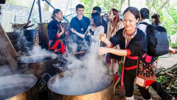 Xu hướng du lịch nào lên ngôi mùa cuối năm 2025?