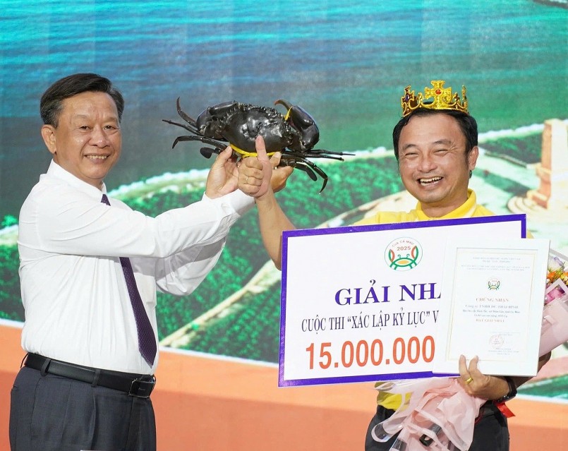 Loại cua vừa đăng quang 'vua cua' Cà Mau đắt đỏ cỡ nào? Loại cua vừa đăng quang 'vua cua' Cà Mau đắt đỏ cỡ nào?