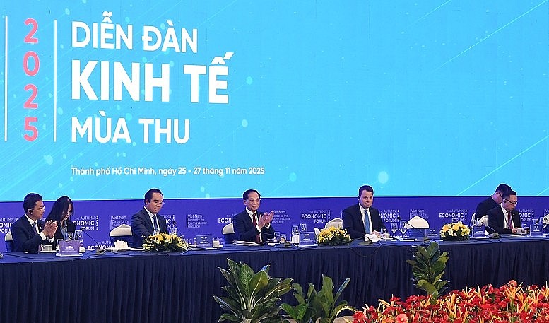 Phó Thủ tướng Bùi Thanh Sơn cùng Chủ tịch UBND TPHCM Nguyễn Văn Được chủ trì phiên ăn trưa làm việc - Ảnh: VGP/Hải Minh Phó Thủ tướng Bùi Thanh Sơn cùng Chủ tịch UBND TPHCM Nguyễn Văn Được chủ trì phiên ăn trưa làm việc - Ảnh: VGP/Hải Minh