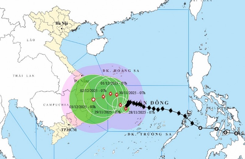 Theo thông tin cập nhật mới nhất từ Trung tâm Dự báo khí tượng thủy văn quốc gia, cơn bão đang có những diễn biến phức tạp về quỹ đạo và cường độ. Theo thông tin cập nhật mới nhất từ Trung tâm Dự báo khí tượng thủy văn quốc gia, cơn bão đang có những diễn biến phức tạp về quỹ đạo và cường độ.