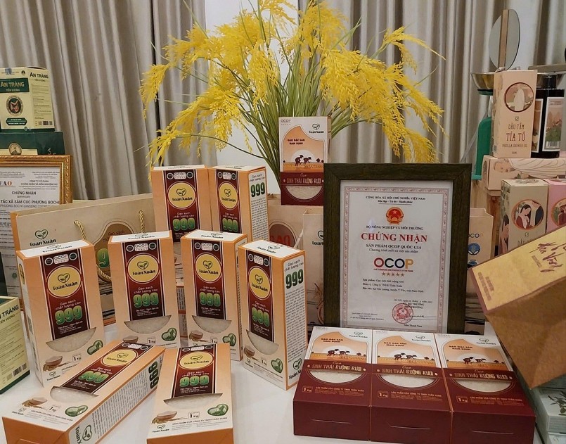 Từ không lãi đến Từ không lãi đến