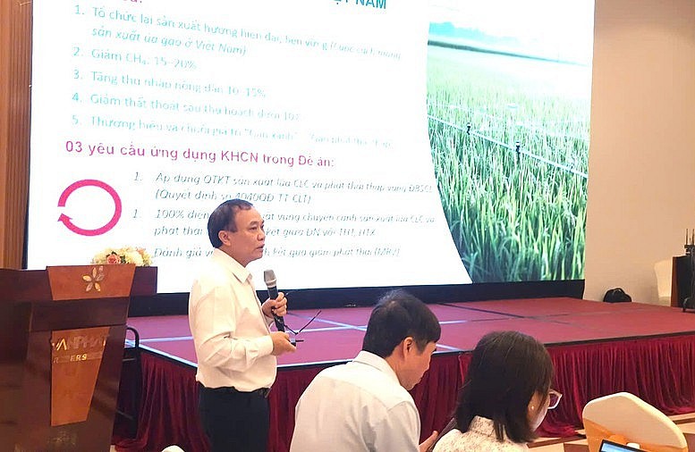 Ông Lê Đức Thịnh, Cục trưởng Cục Kinh tế hợp tác và Phát triển nông thôn (Bộ Nông nghiệp và Môi trường) thông tin về Đề án 1 triệu hecta lúa chất lượng cao, phát thải thấp do Bộ Nông nghiệp và Môi trường chủ trì triển khai theo Quyết định của Thủ tướng Chính phủ. Ảnh: VGP.