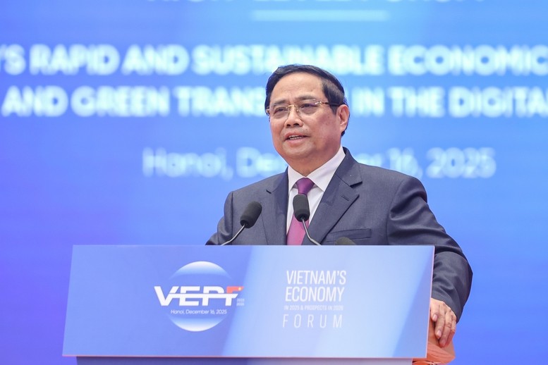 Thủ tướng Phạm Minh Chính phát biểu tại Diễn đàn Kinh tế Việt Nam 2025, triển vọng 2026 - Ảnh: VGP