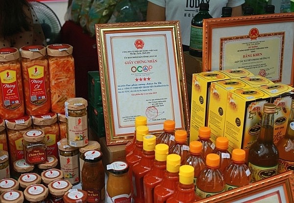 Lào Cai nỗ lực đưa sản phẩm OCOP lên các sàn thương mại điện tử (ảnh minh họa) Lào Cai nỗ lực đưa sản phẩm OCOP lên các sàn thương mại điện tử (ảnh minh họa)