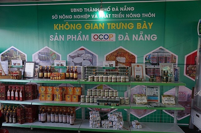 Tích cực đưa nhiều sản phẩm OCOP có mặt trên các sàn thương mại điện tử (ảnh minh họa) Tích cực đưa nhiều sản phẩm OCOP có mặt trên các sàn thương mại điện tử (ảnh minh họa)