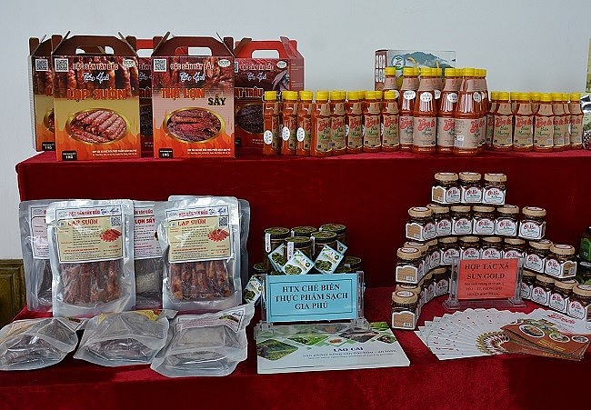 Các sản phẩm đều đạt tiêu chuẩn OCOP 3 sao trở lên Các sản phẩm đều đạt tiêu chuẩn OCOP 3 sao trở lên