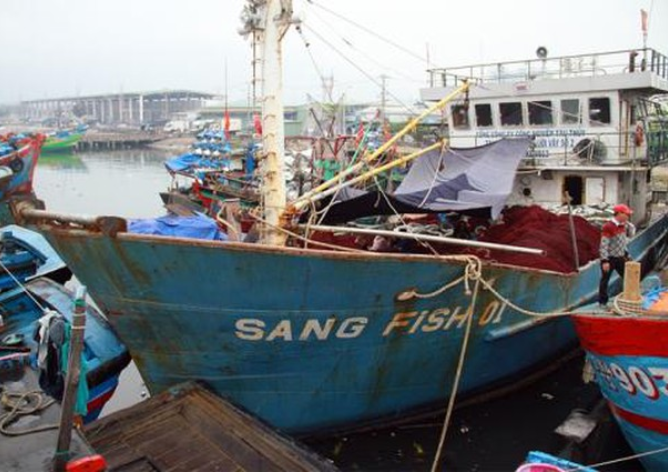 Khai thác, sử dụng tàu thuyền quá niên hạn sẽ bị xử phạt lên đến 75 triệu đồng. Khai thác, sử dụng tàu thuyền quá niên hạn sẽ bị xử phạt lên đến 75 triệu đồng.