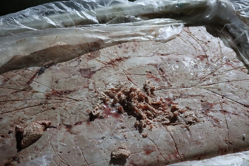 Số nầm lợn thối bị thu giữ. ẢNh: QLTT LS