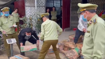 Lạng Sơn: Phát hiện container lạnh chứa thực phẩm không rõ nguồn gốc