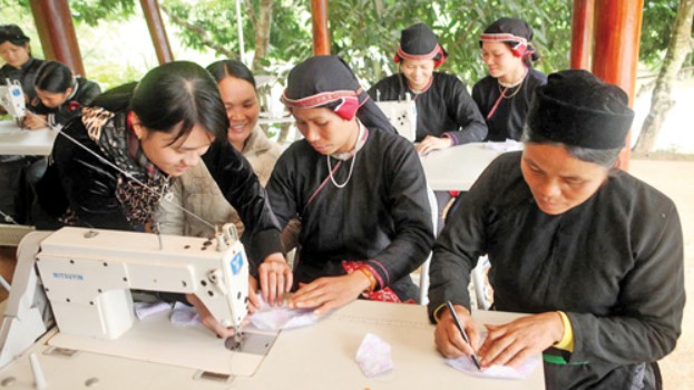 Hỗ trợ chuyển đổi nghề đối với đồng bào dân tộc thiểu số