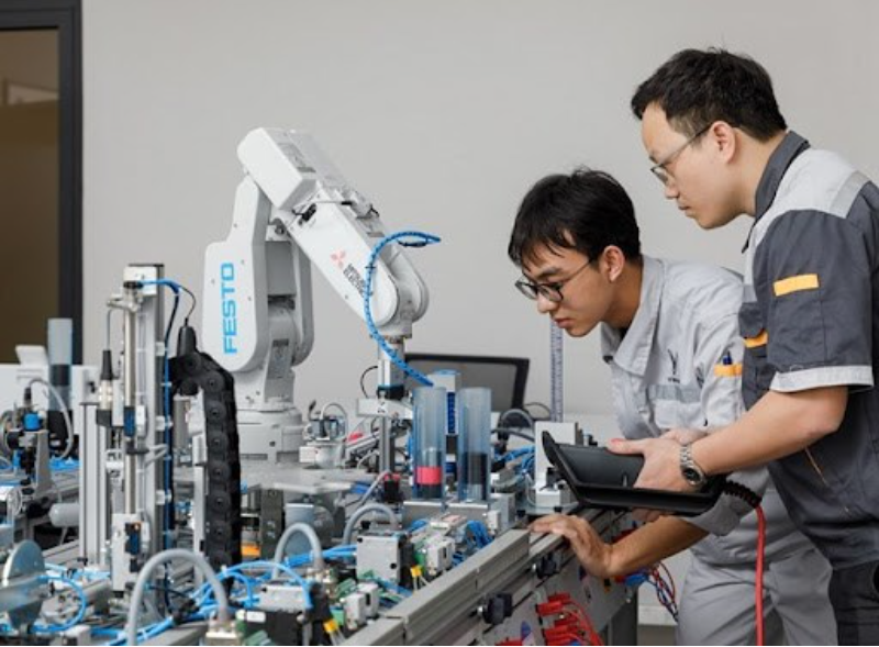 Nâng cao kỹ năng nguồn nhân lực đáp ứng yêu cầu cách mạng công nghiệp lần thứ tư Nâng cao kỹ năng nguồn nhân lực đáp ứng yêu cầu cách mạng công nghiệp lần thứ tư