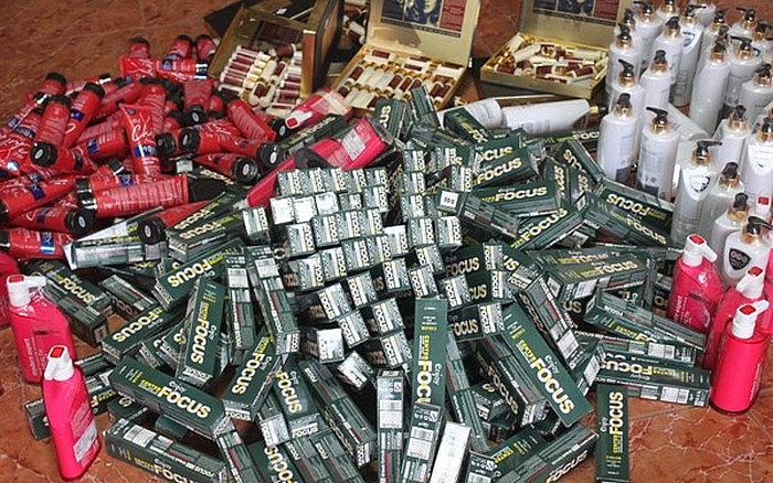 Đồng Nai: Tịch thu, xử lý hàng nghìn mỹ phẩm giả mạo nhãn hiệu Chanel, Gucci bán trên mạng xã hội Đồng Nai: Tịch thu, xử lý hàng nghìn mỹ phẩm giả mạo nhãn hiệu Chanel, Gucci bán trên mạng xã hội