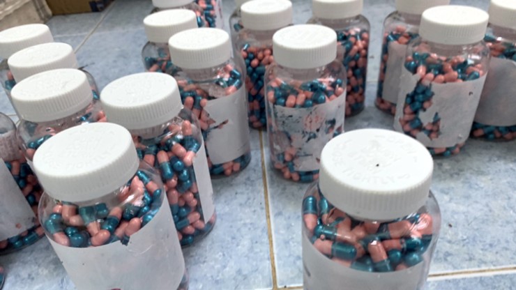 Cảnh báo buôn bán thuốc điều trị COVID-19 không rõ nguồn gốc