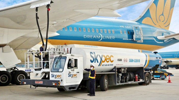 Tiếp tục gia hạn thời hạn lưu giữ nhiên liệu hàng không tạm nhập tái xuất