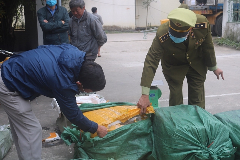 Nghệ An phát hiện và tiêu hủy hơn 14 tấn sản phẩm động vật không rõ nguồn gốc xuất xứ