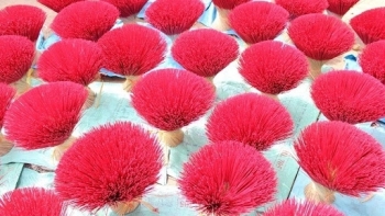 Ghé thăm nét đẹp văn hóa truyền thống của làng nghề se nhang Lê Minh Xuân