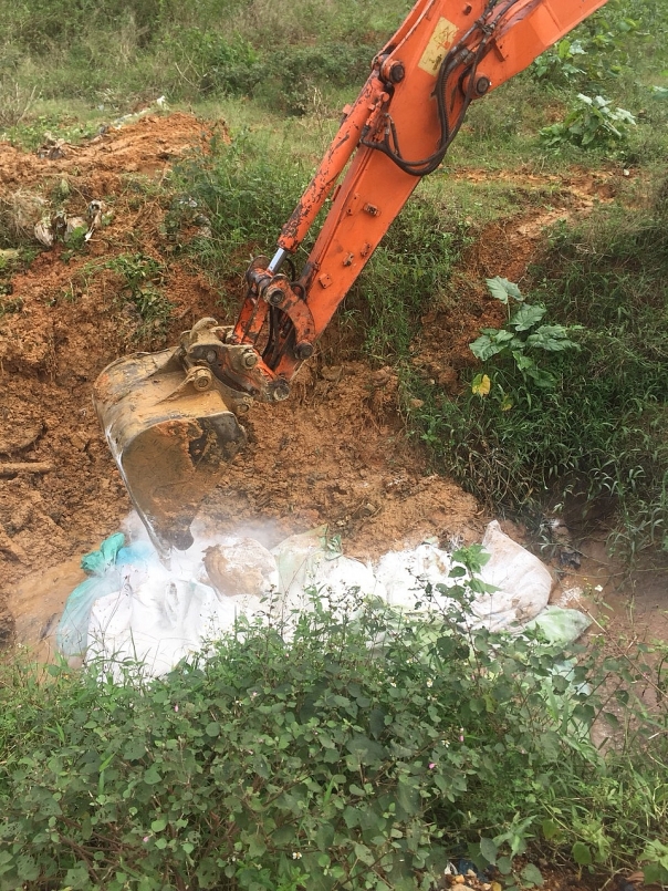 Do không đảm bảo an toàn vệ sinh thực phẩm, toàn bộ số hàng hóa đã bị tiêu hủy ngay sau khi thu giữ