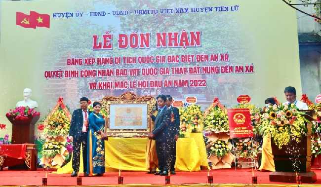 Hưng Yên: Đón Bằng xếp hạng di tích quốc gia đặc biệt đền An Xá và Bảo vật quốc gia tháp đất nung