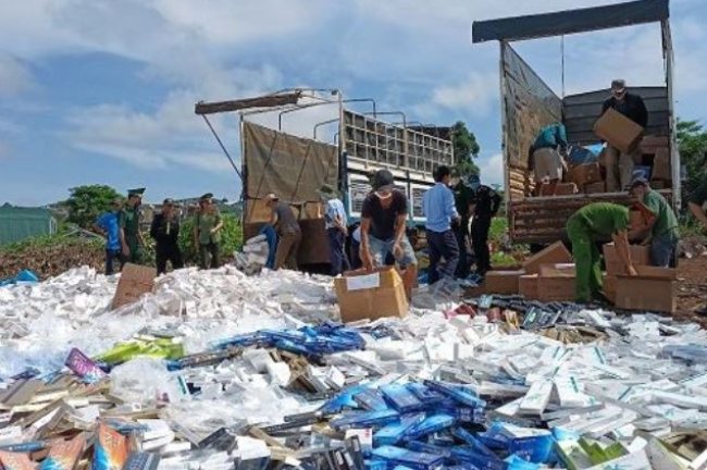 Gia Lai: Tiêu hủy hơn 100.000 bao thuốc lá điếu nhập lậu