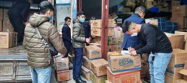 Nam Định: Phát hiện và xử lý hơn 500kg bánh kẹo nhập lậu