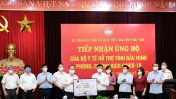 Tập đoàn TH “chia lửa” cùng ngành y tế chống dịch bệnh Covid 19