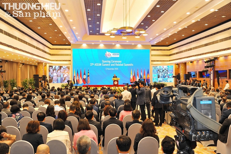 Thủ tướng đề nghị ASEAN tập trung nguồn lực, nỗ lực ở mức cao nhất để phục hồi