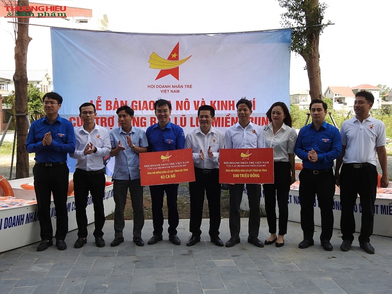 Hà Tĩnh: Hơn 700 triệu đồng đến với người dân vùng lũ từ Hội Doanh nhân trẻ Việt Nam