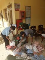 Nguỵ trang quần áo để xuất lậu khẩu trang