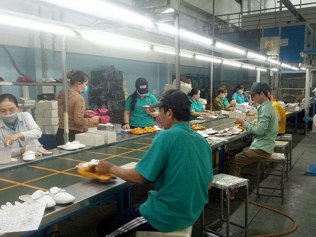 Doanh nghiệp da giày sẽ bị ảnh hưởng nặng nề nếu châu Âu đóng cửa biên giớ