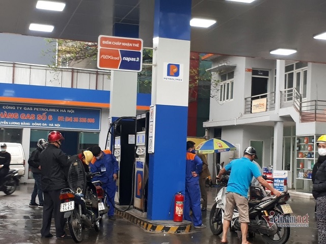 mức tiêu thụ xăng dầu cũng giảm