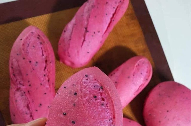 Bánh mì thanh long là sản phẩm nổi tiếng của ông Kao Siêu Lực