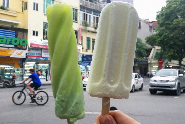 Kem Thủy Tạ được đánh giá là hạn chế về số lượng chủng loại, mẫu mã, hương vị cũng như chiến lược về quảng cáo