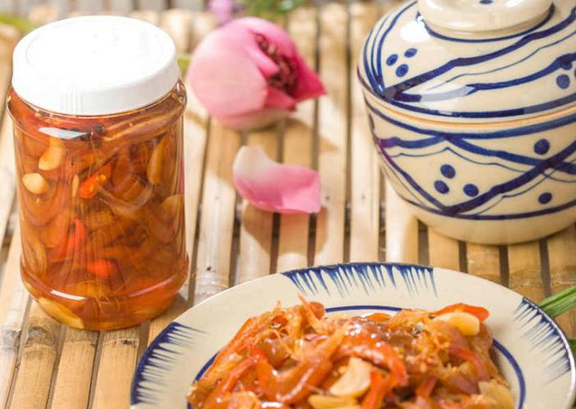 Mắm tôm Gò Công không chỉ nổi tiếng trong cả nước mà còn được xuất khẩu ra nước ngoài
