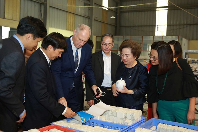 Làng gốm Chu Đậu ngày càng hút khách du lịch