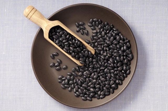 Làm nước đậu đen rang không đường rất đơn giản mọi người có thể thực hiện tại nhà