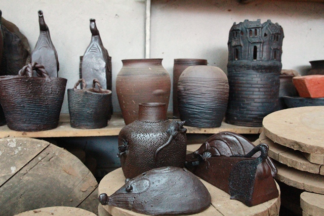 Bỏ qua thời kỳ huy hoàng, làng gốm Hương Canh hôm nay đứng trước nhiều khó khăn